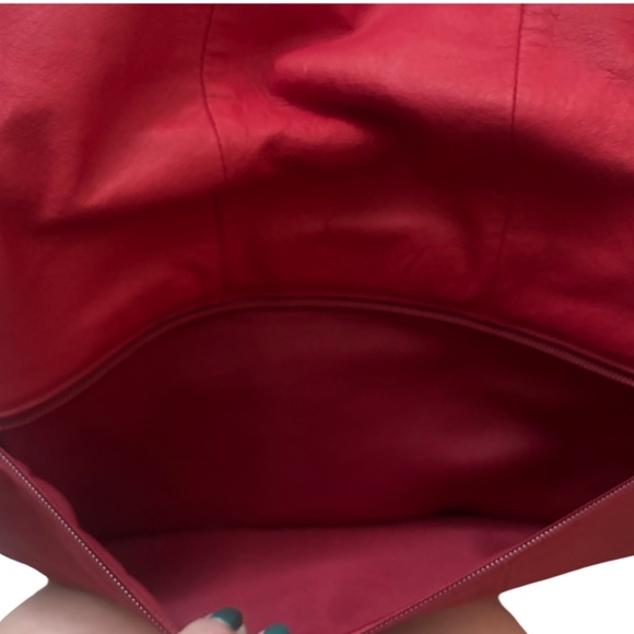 NWT  Deadstock 1990's Read Leather Foldable Shoulder Bag with fringe Tassle - Picture 9 of 10